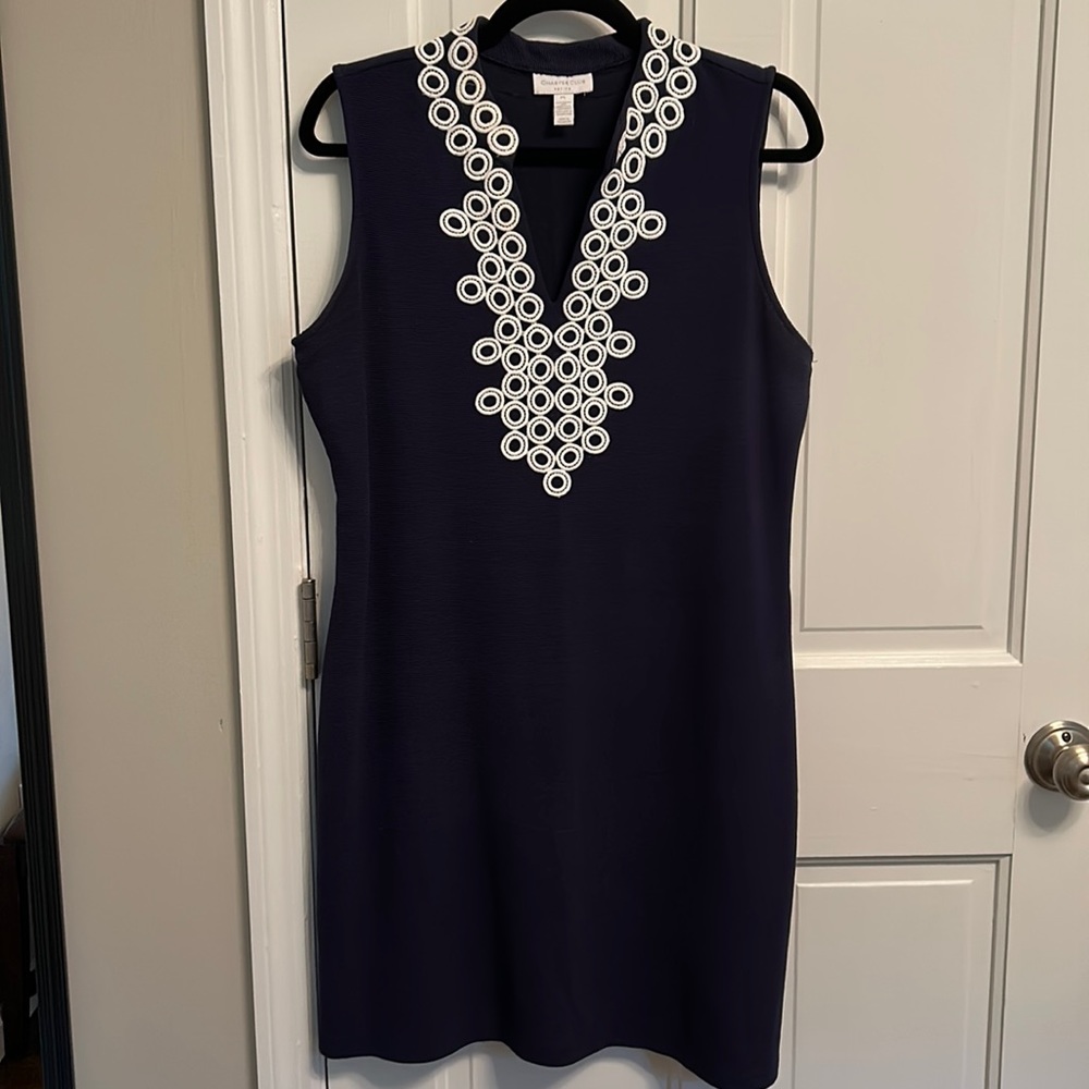 Sleeveless shift dress.